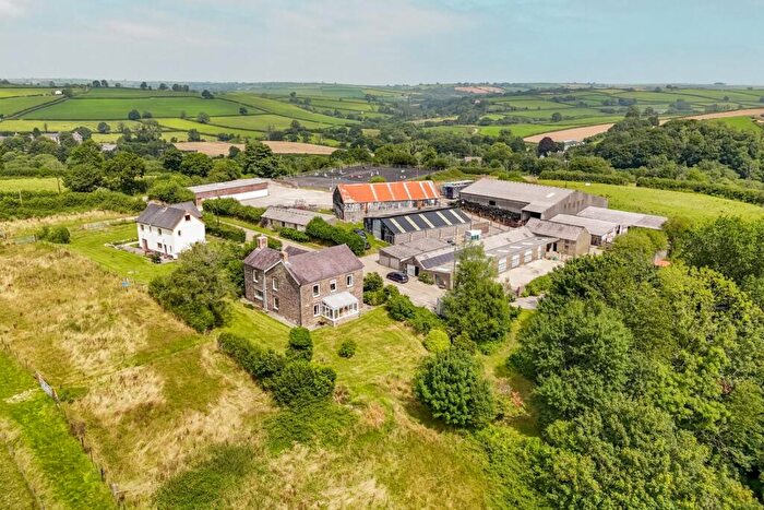 4 Bedroom Detached House For Sale In Llanboidy Carmarthenshire, SA34