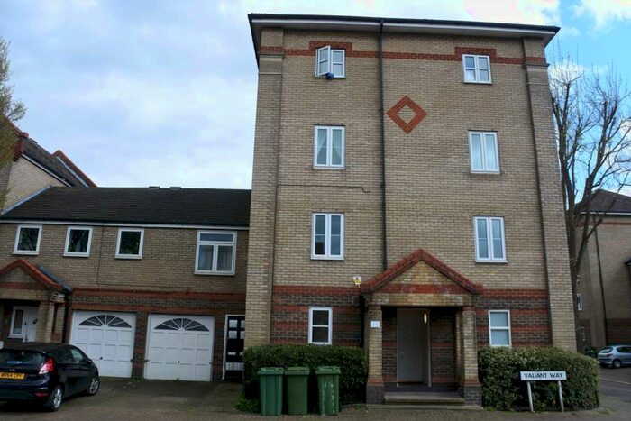 2 Bedroom Flat To Rent In Valiant Way, Beckton, E6