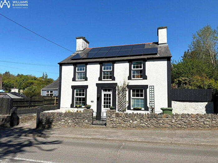 5 Bedroom Character Property For Sale In Pentre Berw, Gaerwen, Anglesey, LL60