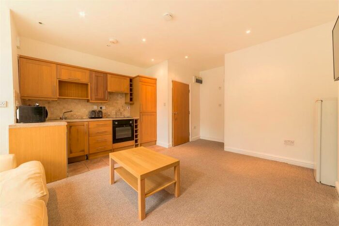 5 Bedroom Flat To Rent In &#;pppw Otterburn Villas, Jesmond, NE2