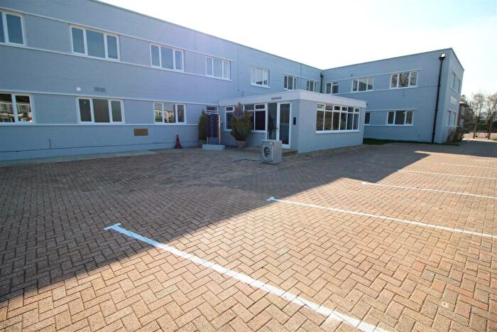 Flat To Rent In Bowthorpe House, Manor Royal, RH10