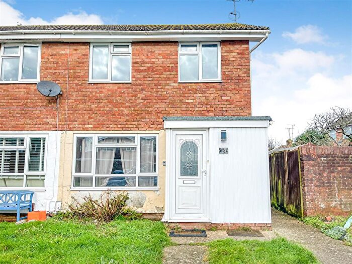 3 Bedroom End Of Terrace House For Sale In Hudson Close, Worthing, BN13