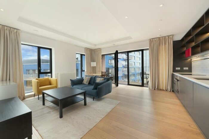 2 Bedroom Apartment To Rent In Java House, London City Island, London, E14