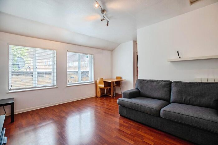 1 Bedroom Flat For Sale In Yalding Road, London, SE16