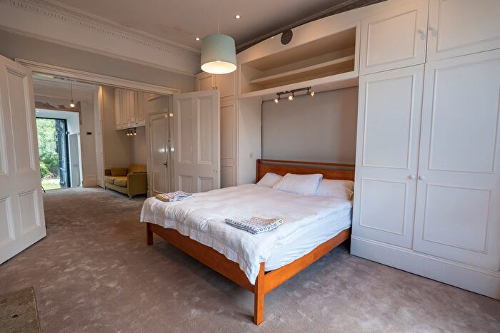 1 Bedroom Flat To Rent In Stormont Road, London, SW11