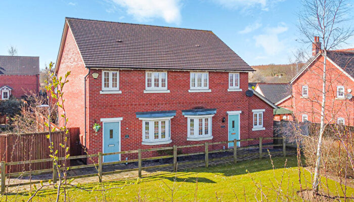 3 Bedroom Semi-Detached House For Sale In Kiln Close, Ashby-De-, Lount, LE65