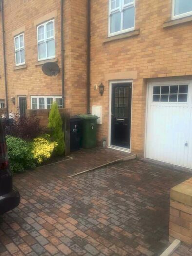 4 Bedroom House To Rent In The Mill, Gateshead, NE8