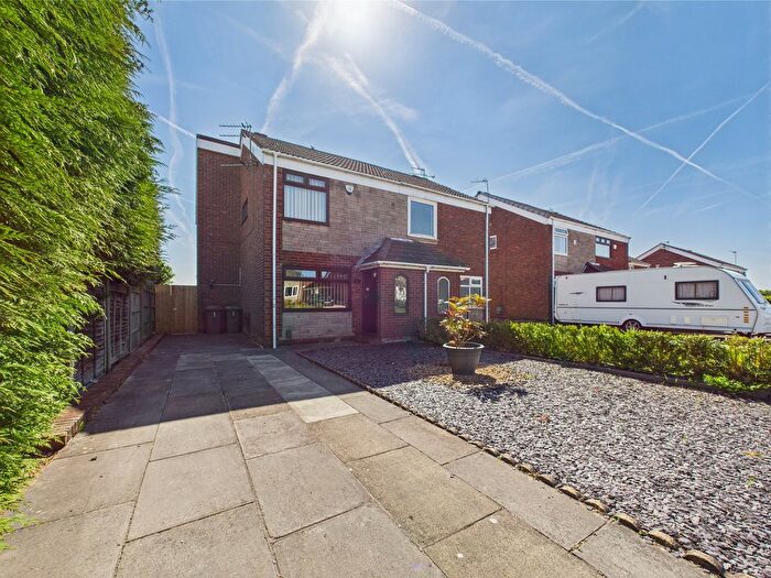 3 Bedroom Semi-Detached House For Sale In Dean Close, Billinge, WN5
