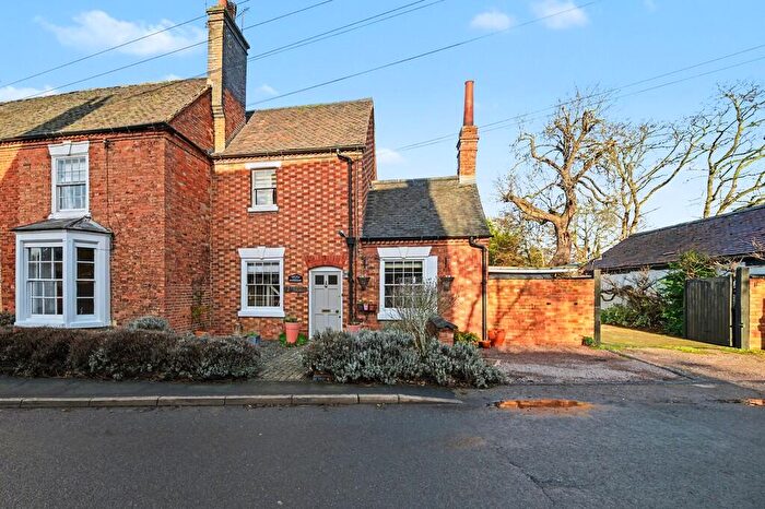 4 Bedroom Semi-Detached House For Sale In Birdingbury Road, Marton, Rugby, CV23