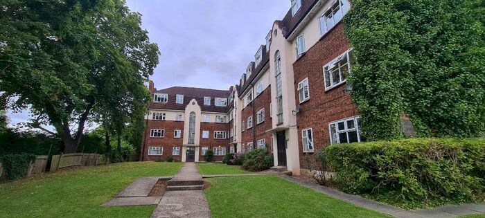 2 Bedroom Flat To Rent In Avenue Road, London, SE20