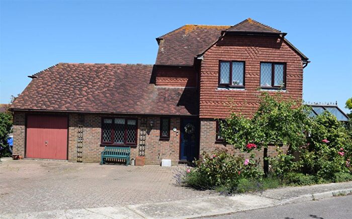 4 Bedroom Detached House For Sale In Oast House Drive, Rye, TN31