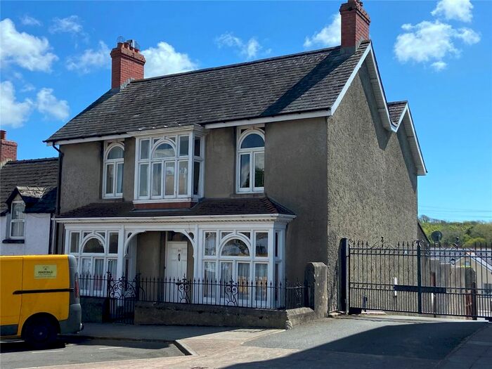3 Bedroom End Of Terrace House To Rent In St Ronans, Main Street, Pembroke, Pembrokeshire, SA71