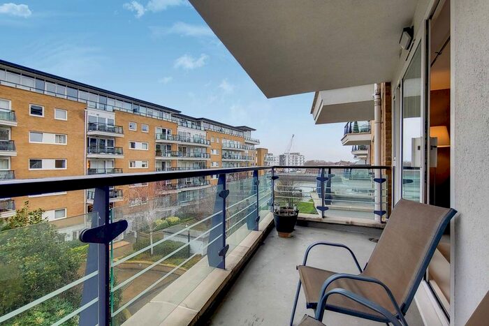 2 Bedroom Flat To Rent In Smugglers Way, Wandsworth, London, SW18