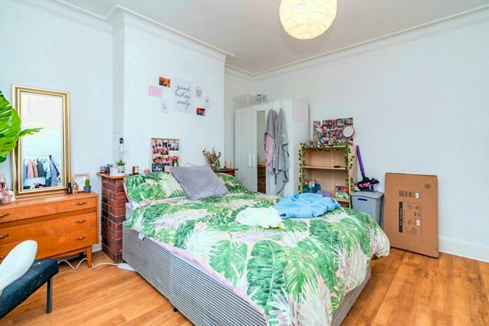 6 Bedroom House To Rent In Ripstone Gardens, Southampton, Hampshire, SO17