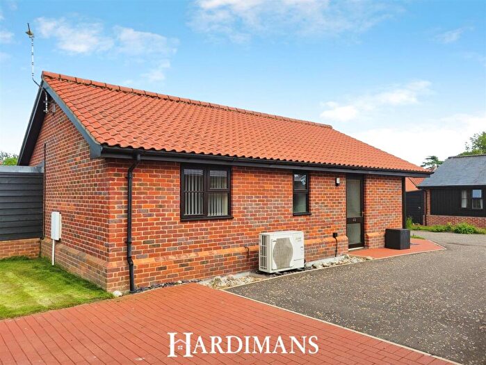 2 Bedroom Detached Bungalow For Sale In Chapel Road, Carlton Colville, Lowestoft, NR33