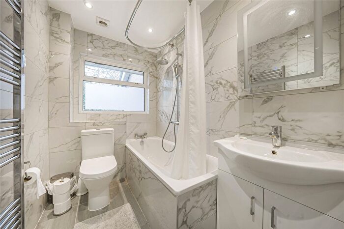2 Bedroom Maisonette For Sale In Thornbury Road, Isleworth, TW7