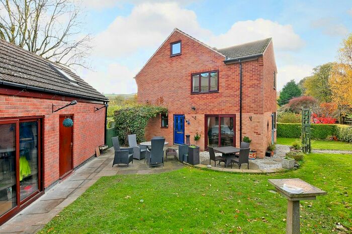 5 Bedroom Semi-Detached House For Sale In Crow Lane, Unstone, Dronfield, Derbyshire S18
