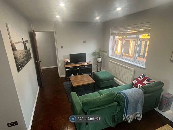 2 Bedroom Flat To Rent In Denmark Avenue, London, SW19