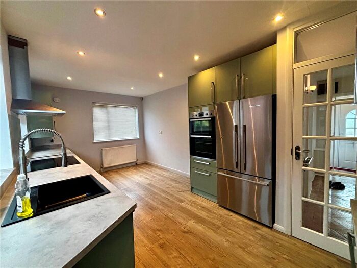 4 Bedroom Bungalow To Rent In York Road, Windsor, Berkshire, SL4