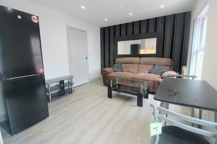 1 Bedroom Apartment To Rent In Cross Street, Reading, RG1