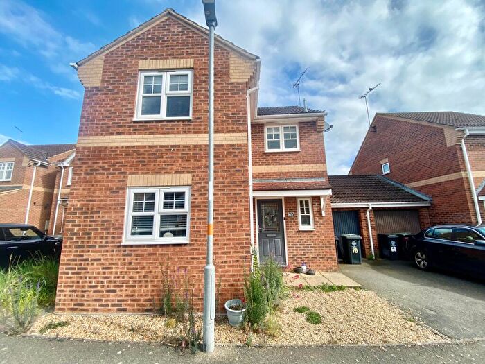 3 Bedroom Link Detached House For Sale In Creed Road, Oundle, North Northamptonshire, PE8