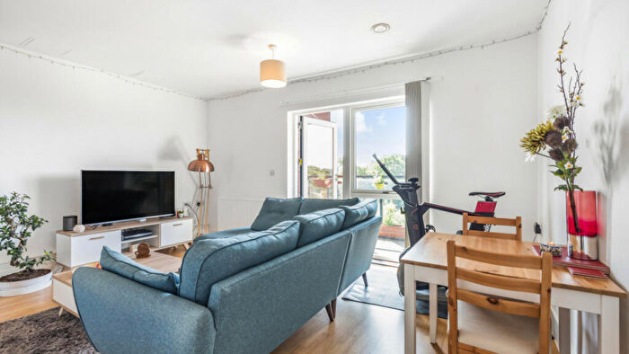 1 Bedroom Flat For Sale In Catkin House, Firwood Lane, Romford, RM3