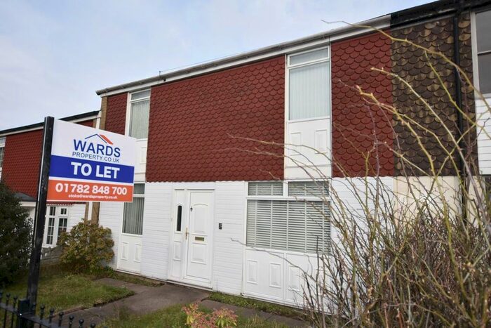 3 Bedroom Town House To Rent In Warminster Place, Longton, Stoke-On-Trent, ST3