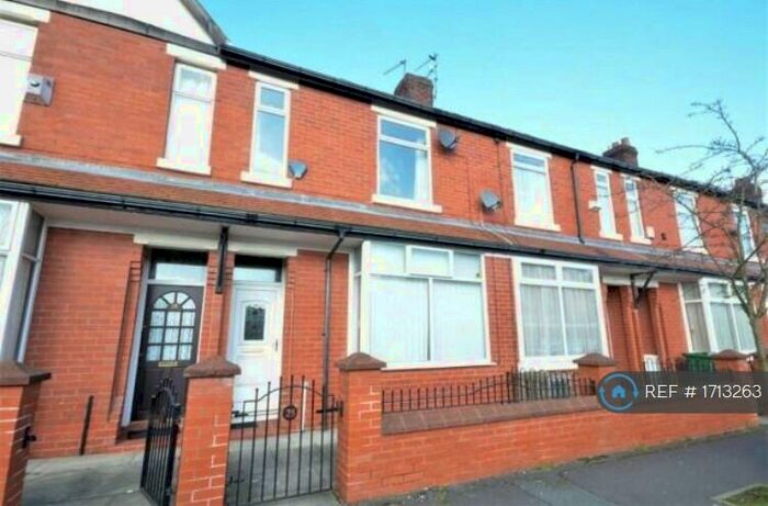 3 Bedroom Terraced House To Rent In Bluestone Road, Manchester, M40