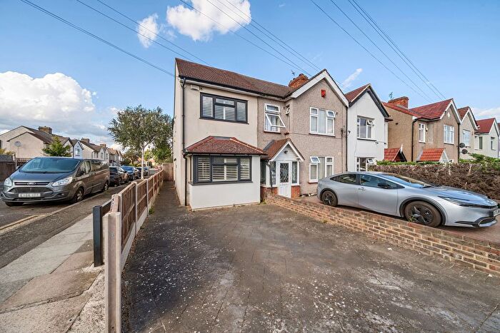 2 Bedroom End Of Terrace House For Sale In Monkton Road, Welling, DA16