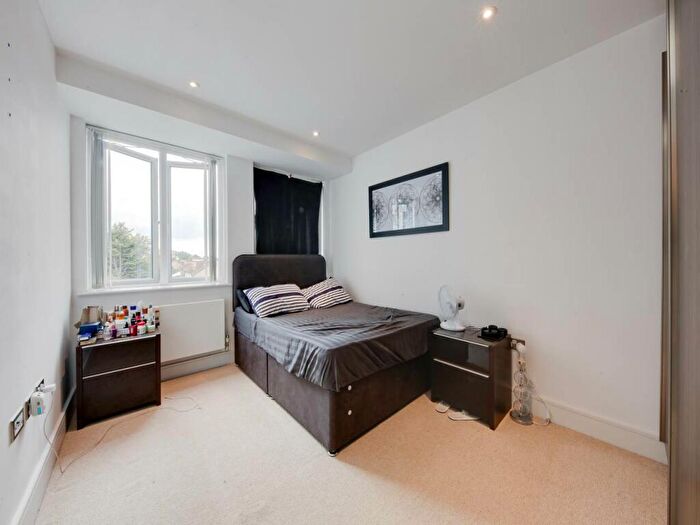 1 Bedroom Flat For Sale In Burlington House, Swanfield Road, Waltham Cross, EN8
