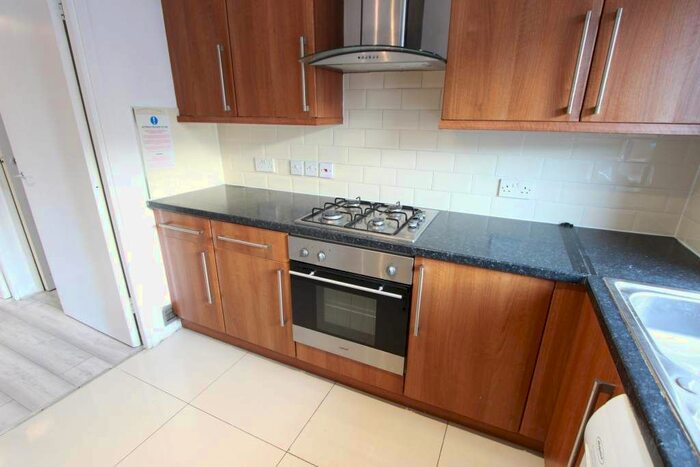 2 Bedroom Flat To Rent In Gresse Street, London, W1T