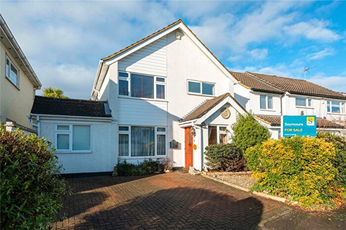 3 Bedroom Detached House For Sale In Addlestone, Surrey, KT15