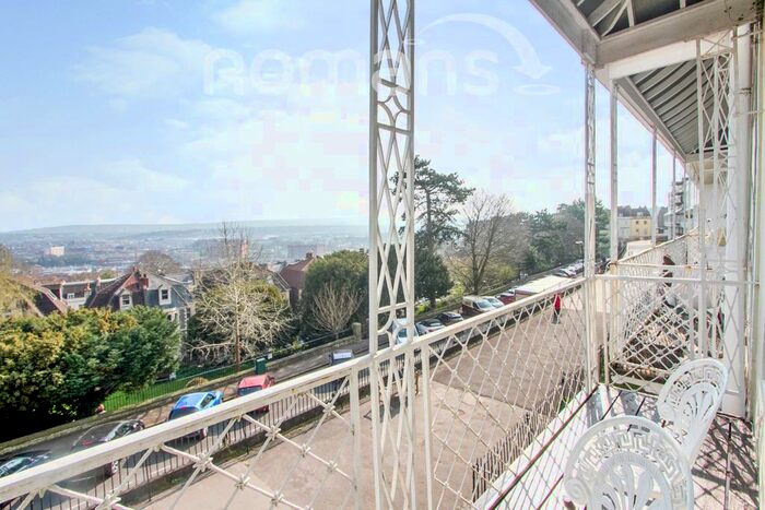 2 Bedroom Flat To Rent In Royal York Crescent, Bristol, BS8