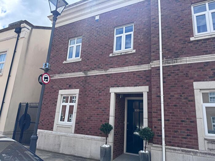 4 Bedroom House To Rent In Main Street, Dickens Heath, Solihull, B90