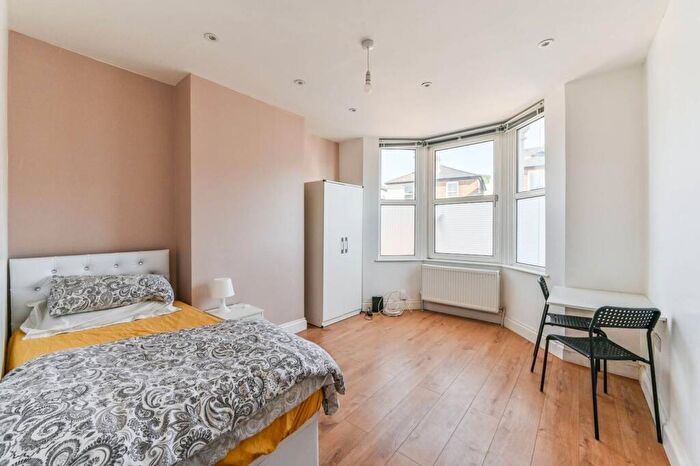 4 Bedroom Semi-Detached House To Rent In Portland Road, Kingston, Kingston Upon Thames, KT1