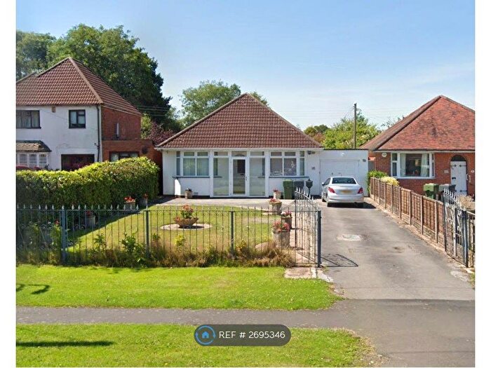 3 Bedroom Bungalow To Rent In Hollywood Lane, Birmingham, B47