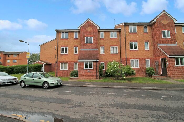 1 Bedroom Flat To Rent In Express Drive, Ilford, IG3