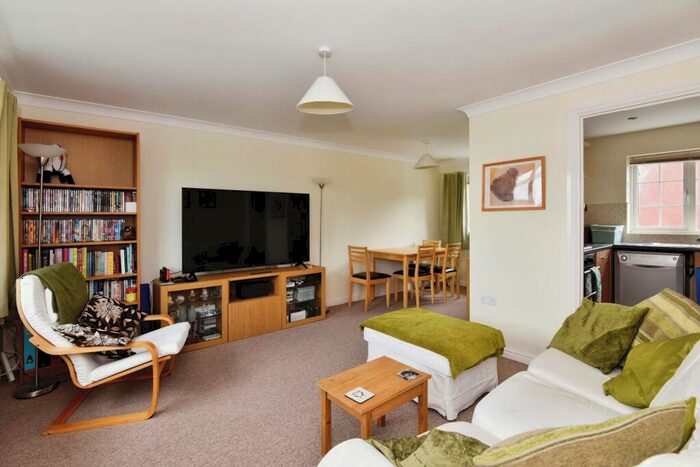 2 Bedroom Flat For Sale In Godwin Way, Stoke-On-Trent, Staffordshire, ST4