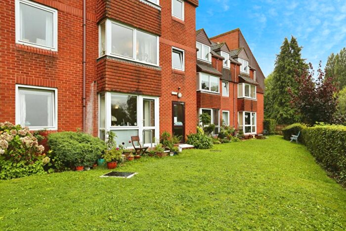 1 Bedroom Flat For Sale In River View Road, Southampton, Hampshire, SO18