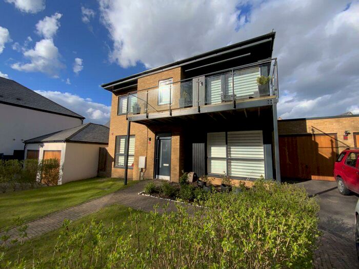 4 Bedroom Property To Rent In Woodpecker Lane, Harlow, CM17