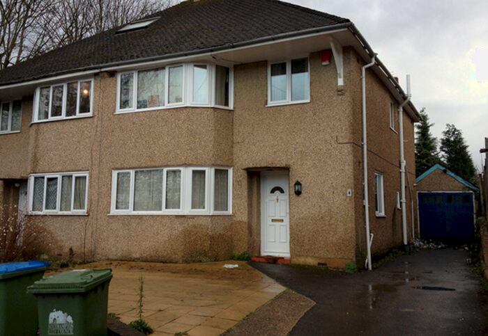 4 Bedroom Semi-Detached House To Rent In Grosvenor Close, Southampton, SO17