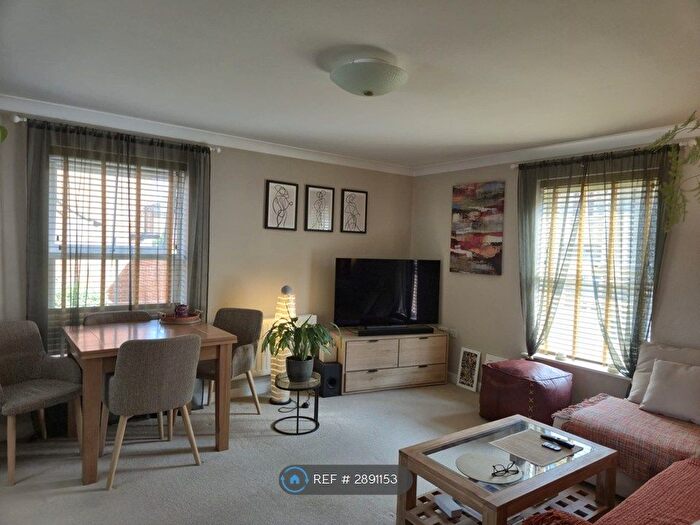 2 Bedroom Flat To Rent In Rockbourne Road, Sherfield-On-Loddon, Hook, RG27