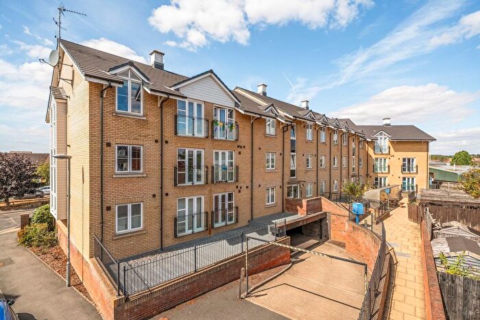 1 Bedroom Flat For Sale In River View, Shefford, SG17