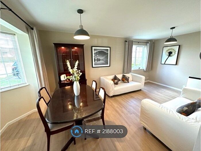 2 Bedroom Flat To Rent In Sigrist Square, Kingston Upon Thames, KT2