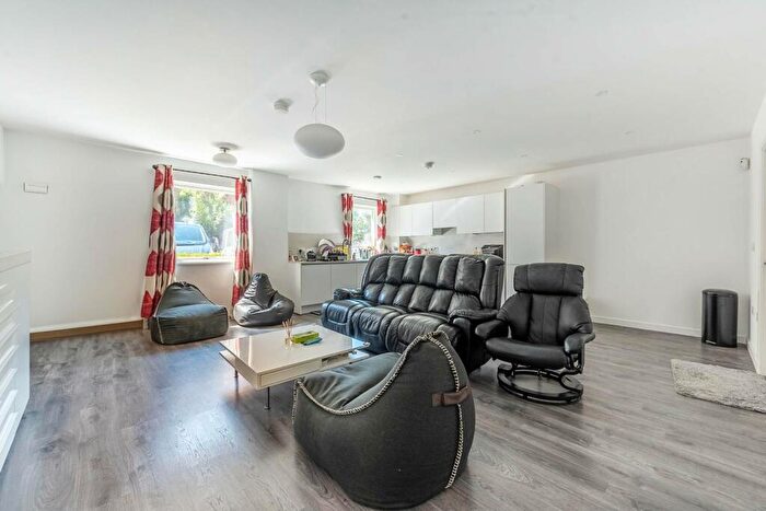 3 Bedroom Flat For Sale In Lensview Close, , Harrow, Harrow, HA1