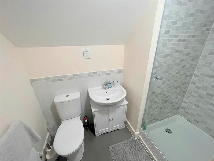 4 Bedroom SemiDetached House To Rent In Warwick Avenue, Broughton