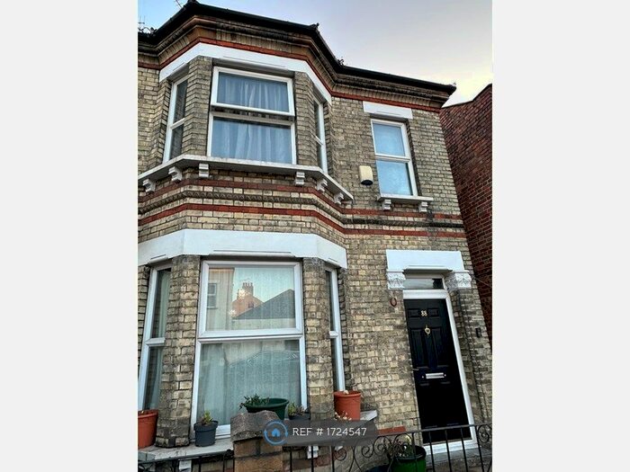 3 Bedroom Semi-Detached House To Rent In Headstone Road, Harrow, HA1