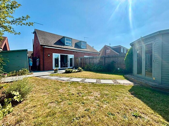 3 Bedroom Semi-Detached House For Sale In Rowton Drive, Skirlaugh, Hull, HU11