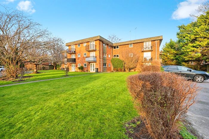 1 Bedroom Flat For Sale In Bedford Road, Houghton Regis, Dunstable, LU5