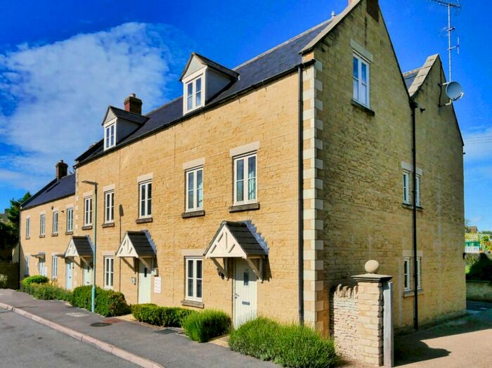 2 Bedroom Apartment To Rent In Churn Meadows, Cirencester, GL7